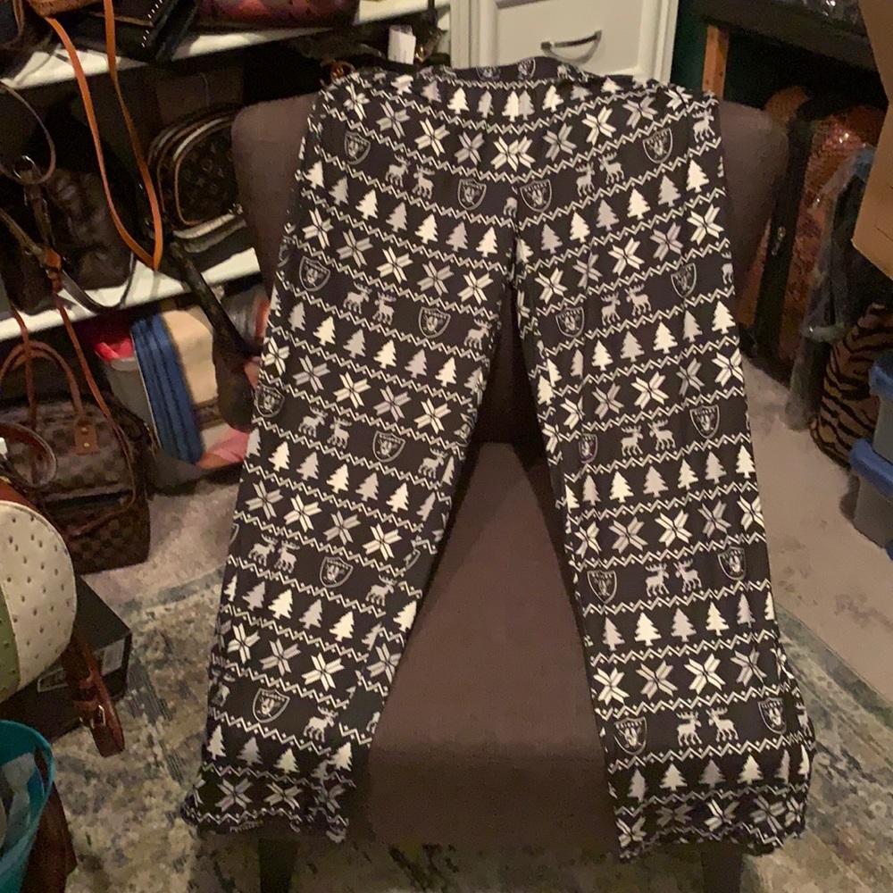 NFLRaiders PJ Bottom